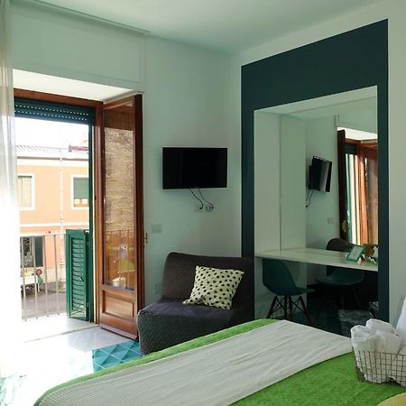 Ninina Boutique Suites Salerno Exterior photo