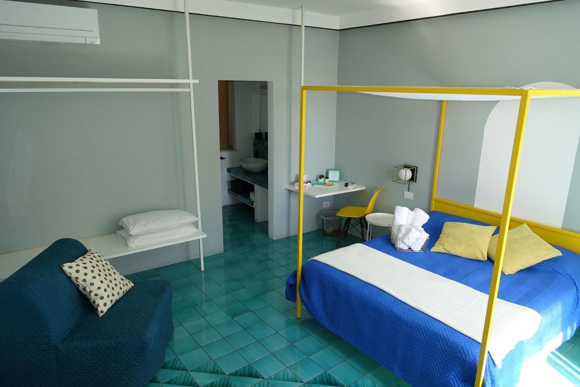 Ninina Boutique Suites Salerno Exterior photo